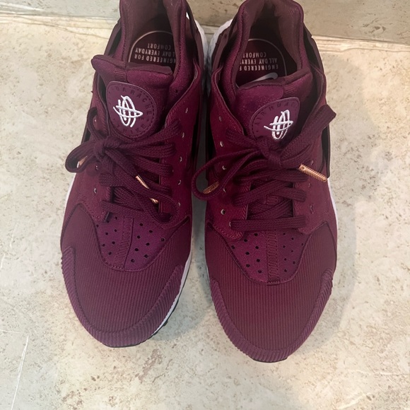 Huarache SE Run size 9 - Picture 5 of 5